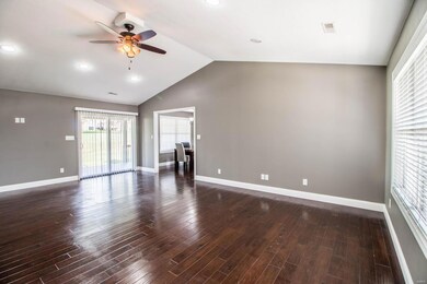 240 Murfield Dr, Poplar Bluff, MO 63901 - photo 3