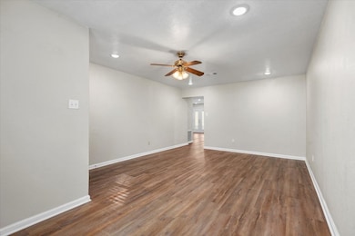 112 Grantham Rd, Baytown, TX 77521 - photo 3