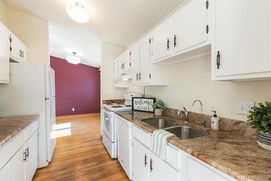 20940 E Glen Haven Cir unit 46, Northville, MI 48167 - photo 4