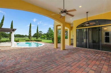 Large covered lanai!