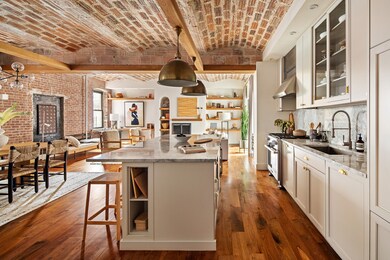 131 Perry St unit 3B, New York, NY 10014 - photo 4