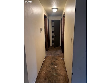 1082 SW 179th Ave, Beaverton, OR 97003 - photo 3