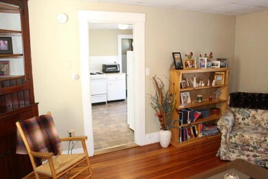 1st floor rear 1 bedroom apt living...