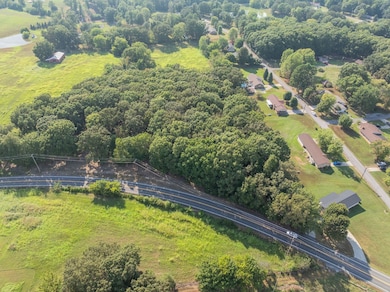 0 Main St N unit RTC2988127, Tennessee Ridge, TN 37178 - photo 5