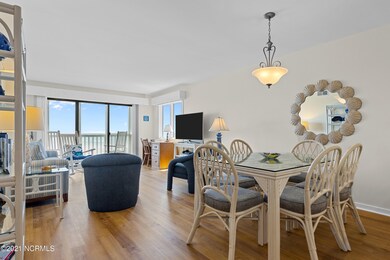 Breakers living area 3