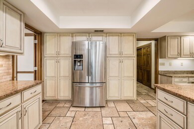 [022] 1200 Brittany Ln, Upper A