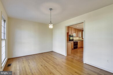 7708 Barnum Rd, Bethesda, MD 20817 - photo 7