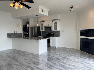 LIGHT AND BRIGHT OPEN KITCHEN