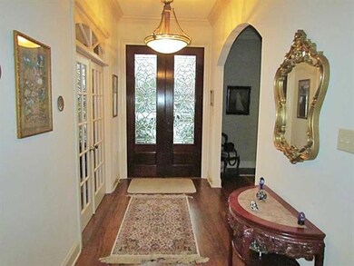 Foyer.