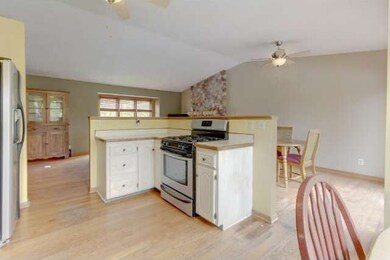 OPEN SPACIOUS FEEL BUYERS WILL LOVE! VAULTED CEILI