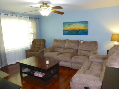 112 Toro Cir, Carpentersville, IL 60110 - photo 3