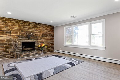 406 S Dupont Rd, Newport, DE 19804 - photo 3