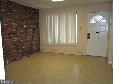 1244 N 11th St, Reading, PA 19604 - photo 4