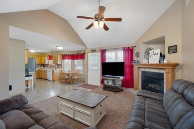 978 Hedge Dr, Nixa, MO 65714 - photo 4