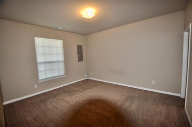 1153 Newcastle Dr, Weatherford, TX 76086 - photo 6