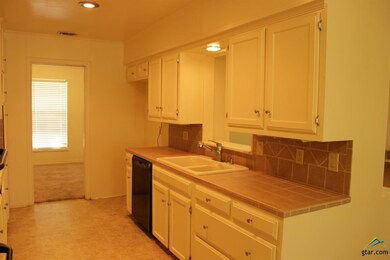 1802 Yosemite Dr, Tyler, TX 75703 - photo 3