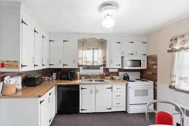 21 Garden St, Uxbridge, MA 01569 - photo 5