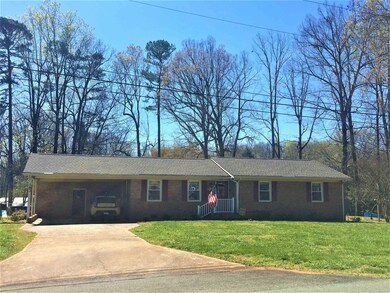 407 W 10th St, Siler City, NC 27344 - photo 3