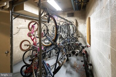 Dupont East Condominium unit 816, Washington, DC 20036 - photo 6