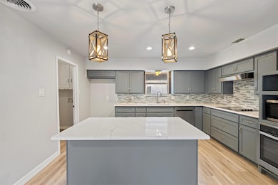 1902 Yorkstown Dr, Ennis, TX 75119 - photo 6