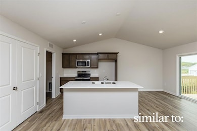 4295 Grover Woods Ln, Des Moines, IA 50317 - photo 6