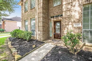 9307 Point Park Dr, Houston, TX 77095 - photo 2