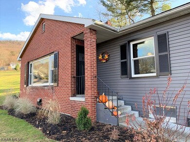 584 E Watson St, Bedford, PA 15522 - photo 2