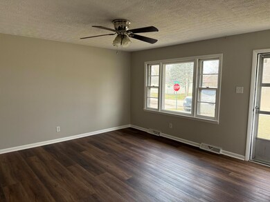 122 Rogers St, Berea, KY 40403 - photo 4