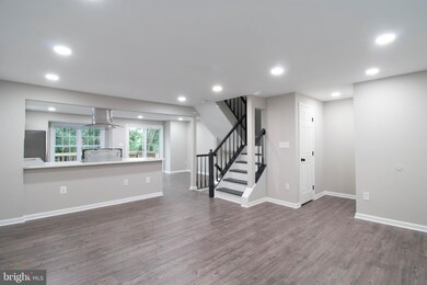 13803 Laura Ratcliff Ct, Centreville, VA 20121 - photo 5