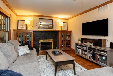 1411 Forestdale Dr, Des Moines, IA 50311 - photo 4