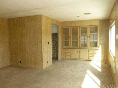 13903 Riviera Dr, Victorville, CA 92395 - photo 2