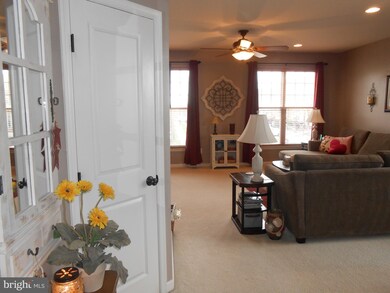9249 Alvyn Lake Cir, Bristow, VA 20136 - photo 7