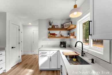 904 E Savidge St, Spring Lake, MI 49456 - photo 5