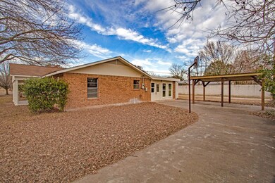 112 Crestwood Dr, Fredericksburg, TX 78624 - photo 5