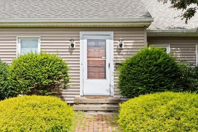 6 Arnold Rd, Worcester, MA 01607 - photo 2