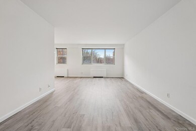Biltmore Towers unit 5g, White Plains, NY 10603 - photo 5