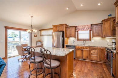 6019 Robin Rd, Pleasant Hill, IA 50327 - photo 6