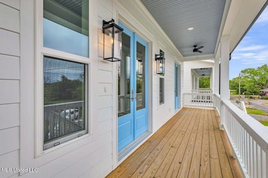 414 Shell St 3