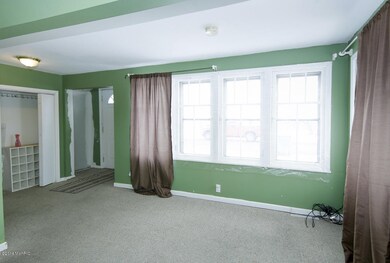 622 Walnut St-104