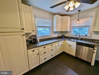 4208 Woodland Ave, Brookhaven, PA 19015 - photo 7