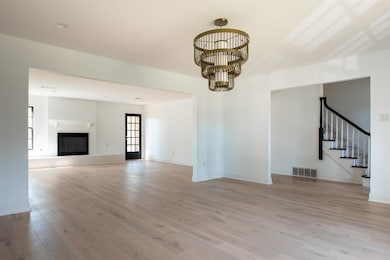 5587 Ashley Square S, Memphis, TN 38120 - photo 3