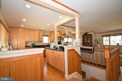 13515 Turkey Branch Pkwy, Rockville, MD 20853 - photo 3