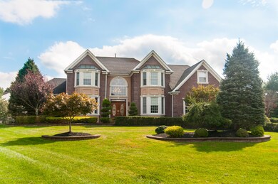 19 Wildflower Ct, Manalapan, NJ 07726 - photo 2