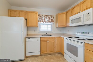 103 Rolling Rd, Gaithersburg, MD 20877 - photo 6
