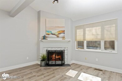 05-Living Room_SOPH6685