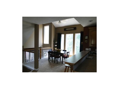Atrium Split - Dining Area