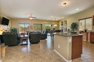 6536 W Congressional Way-large-005-1-Til