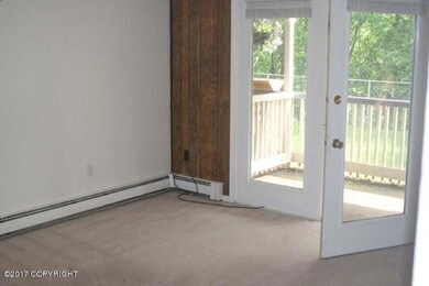 816 W 23rd Ave 3 Living Room sm
