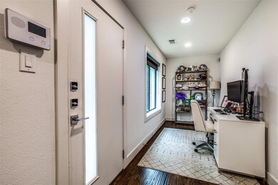 5604 Lindell Ave unit C, Dallas, TX 75206 - photo 2