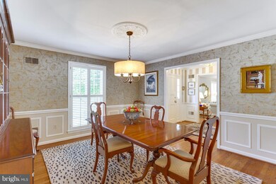 7629 Huntmaster Ln, McLean, VA 22102 - photo 6